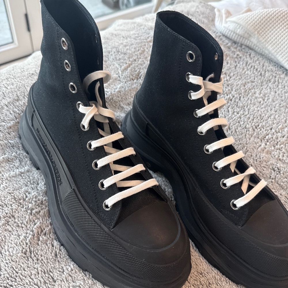 Alexander McQueen  black boot